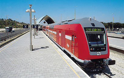 http://www.ynet.co.il/PicServer2/01082004/623852/train_wa.jpg